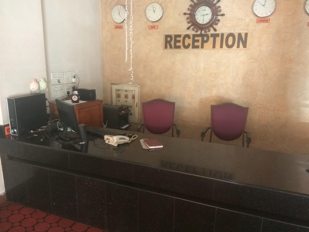 Hotel Malika Residency Ettumanoor Екстер'єр фото